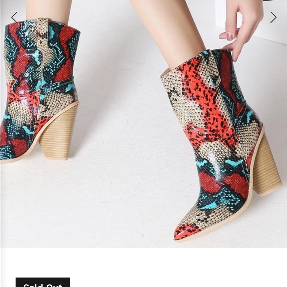 Pointed Toe Western Cowgirl Ankle Boots